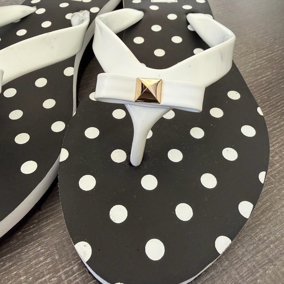 kate spade Black & White Polka Dot Flip Flop Sandals with Bow Accent - Picture 8 of 8